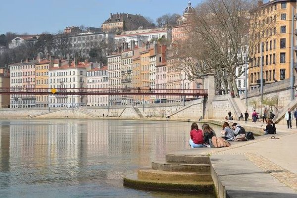 Comment se comparent les prix de l'immobilier à Lyon avec ceux des autres grandes villes françaises ?