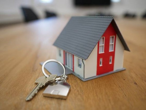 Quelle est l'évolution des prix de l'immobilier au Pouliguen, une station balnéaire prisée de la côte atlantique ?